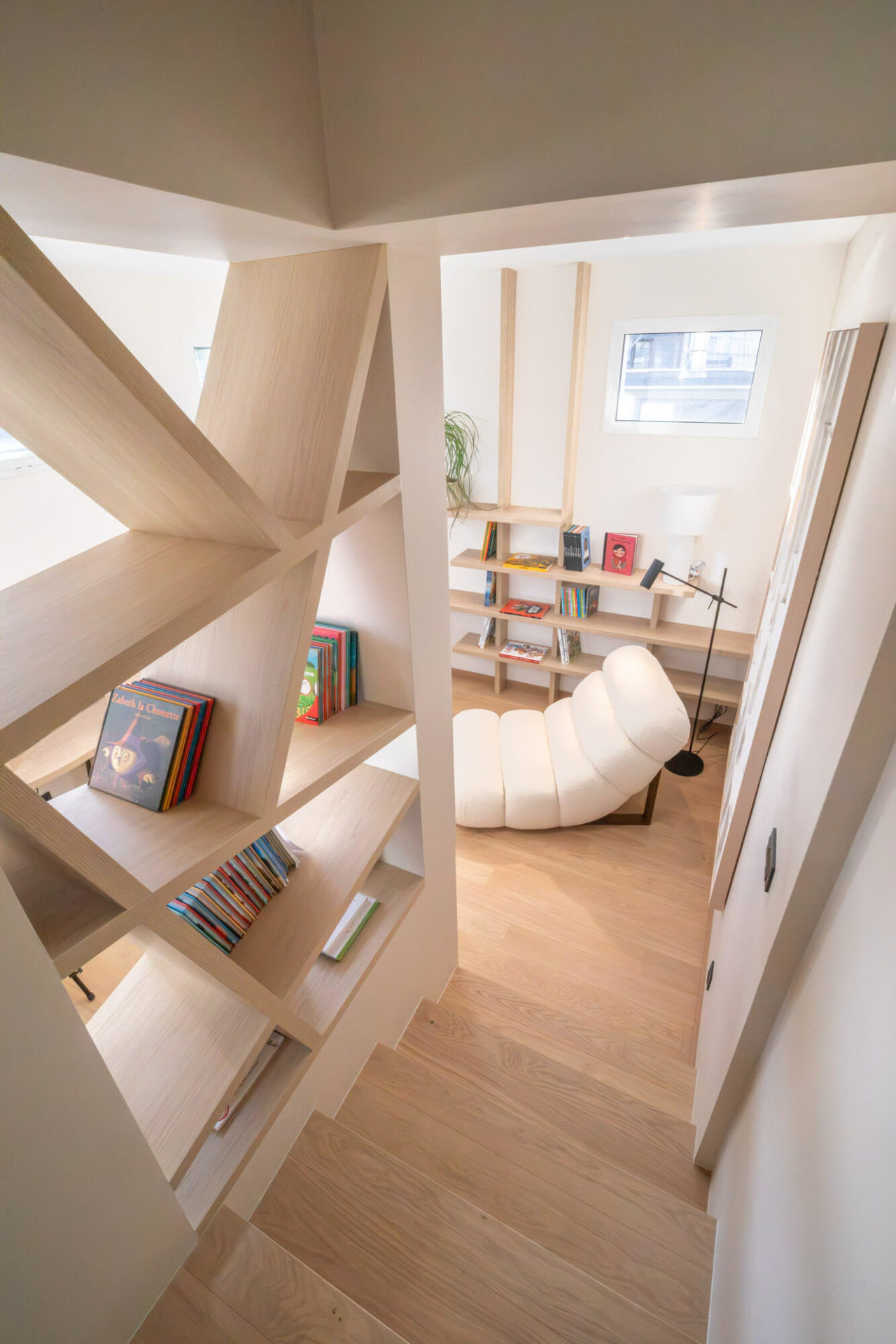 Création d'une agencement sur mesure pour un bureau moderne