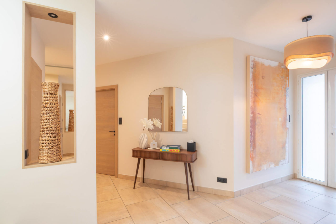 entrée moderne et chaleureuse